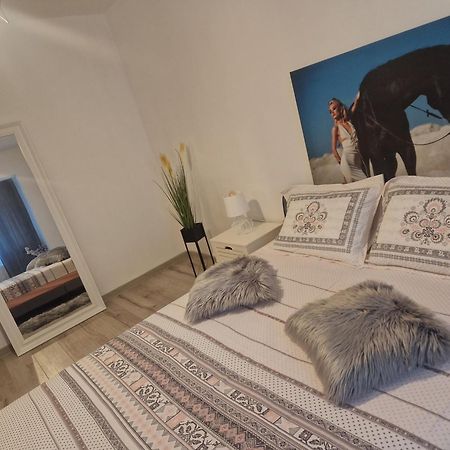 Apartament De Lux Craiova Kültér fotó